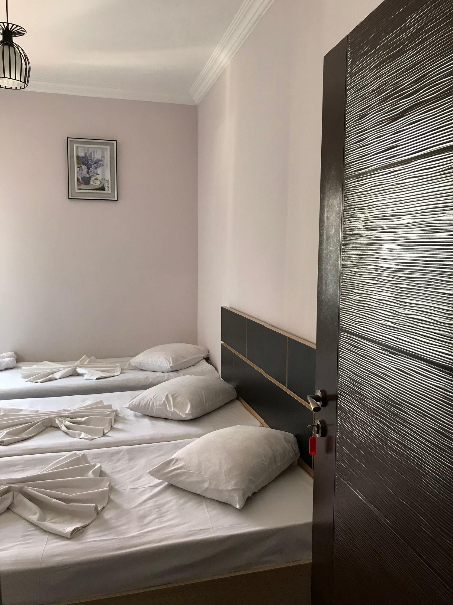 Holiday House Hotel Batumi Luaran gambar