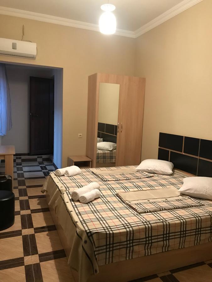 Holiday House Hotel Batumi Luaran gambar